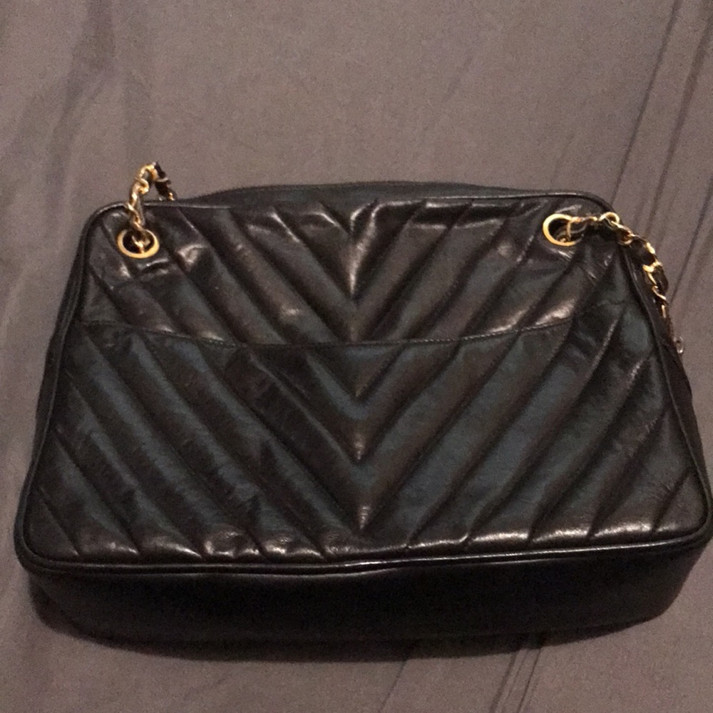 💎 CHANEL 💎 chevron lambskin zipper tote - Picture 14 of 15